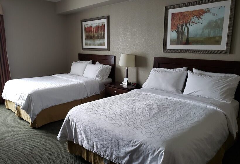 هتل Holiday Inn Express Dryden, An Ihg
