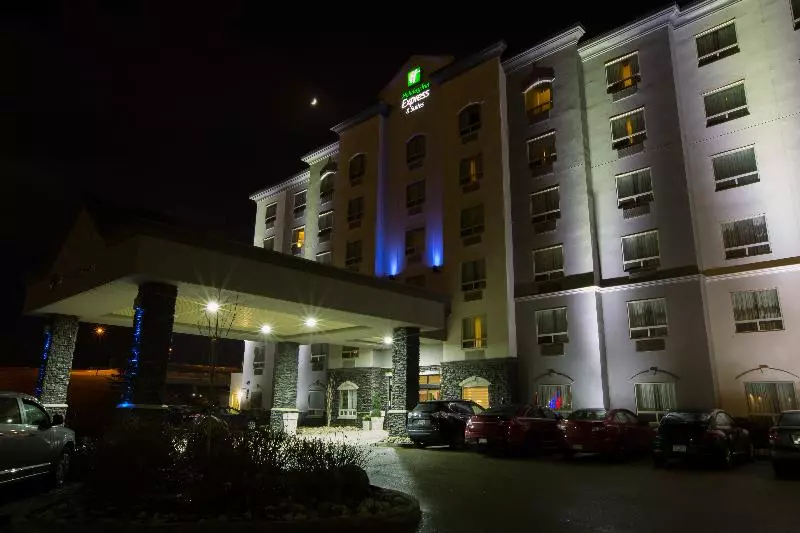 בית מלון כפרי Holiday Inn Express Edmonton North, An Ihg