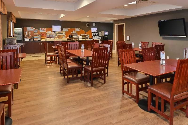 בית מלון כפרי Holiday Inn Express Edmonton North, An Ihg