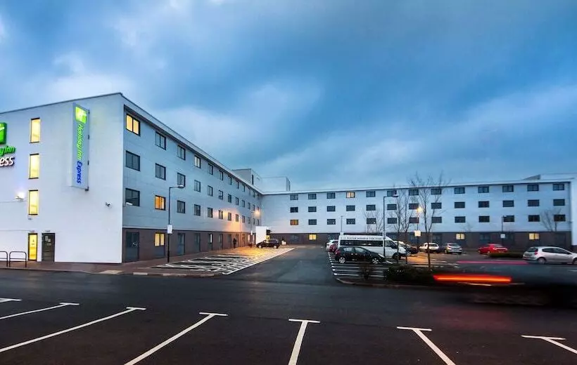 فندق Holiday Inn Express Manchester Airport, An Ihg