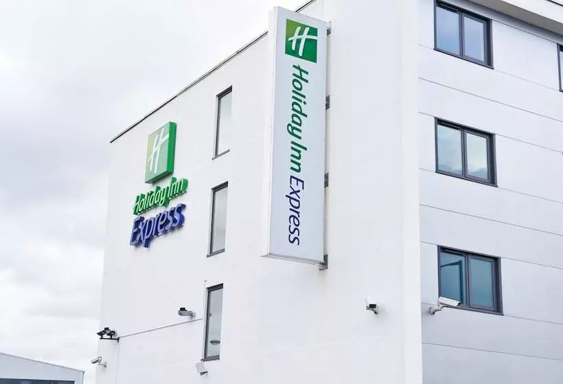 فندق Holiday Inn Express Manchester Airport, An Ihg