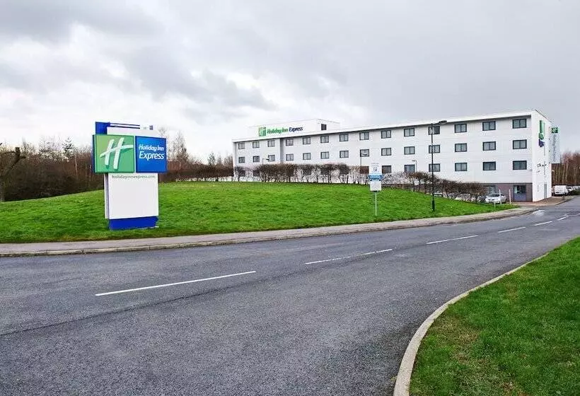 فندق Holiday Inn Express Manchester Airport, An Ihg