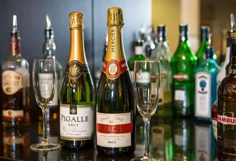 فندق Holiday Inn Express Manchester Airport, An Ihg