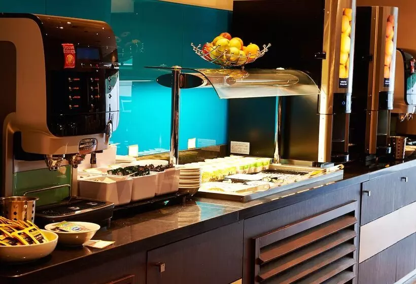 فندق Holiday Inn Express Manchester Airport, An Ihg