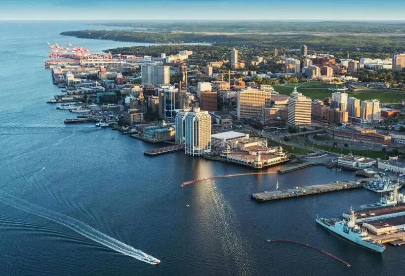 Отель Holiday Inn Express & Suites Halifax   Bedford, An Ihg