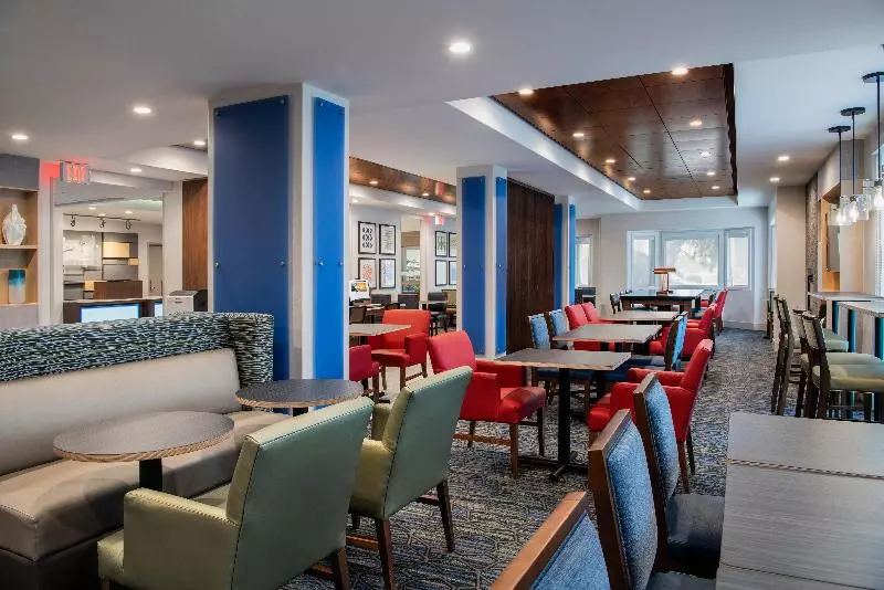 Holiday Inn Express Hotel & Suites Saskatoon, An Ihg