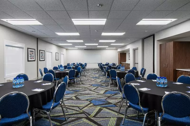 Holiday Inn Express Hotel & Suites Saskatoon, An Ihg