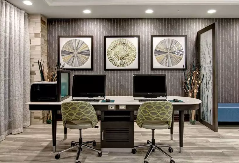 Отель Homewood Suites By Hilton Burlington