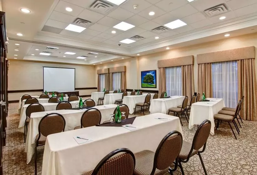 Отель Homewood Suites By Hilton Burlington