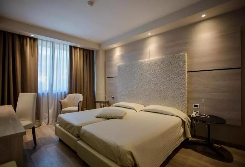 Hôtel Hostellerie Du Cheval Blanc