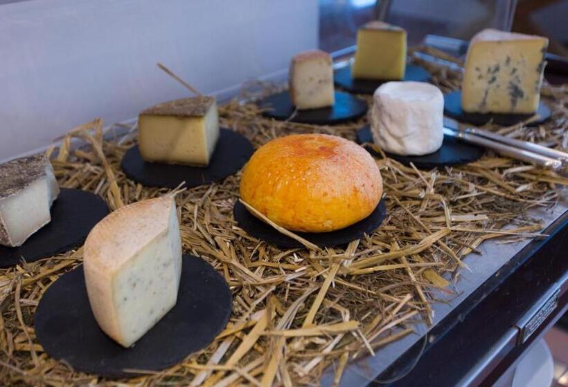 هتل Hostellerie Du Cheval Blanc