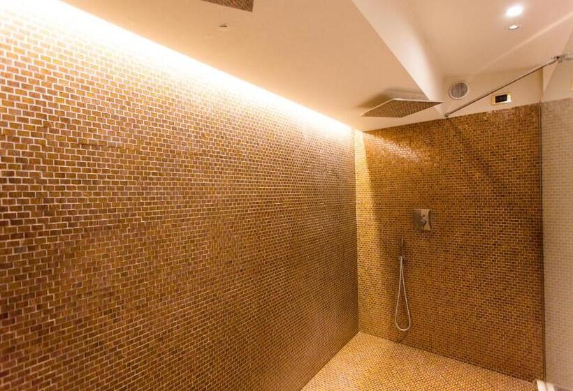 هتل Hostellerie Du Cheval Blanc