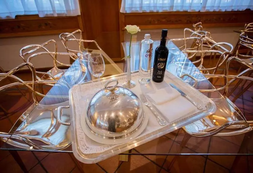 Hôtel Hostellerie Du Cheval Blanc