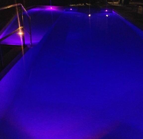 هتل Hostellerie Du Cheval Blanc