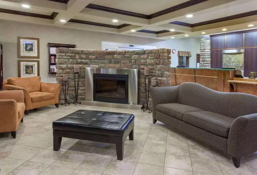 فندق Ramada By Wyndham Camrose