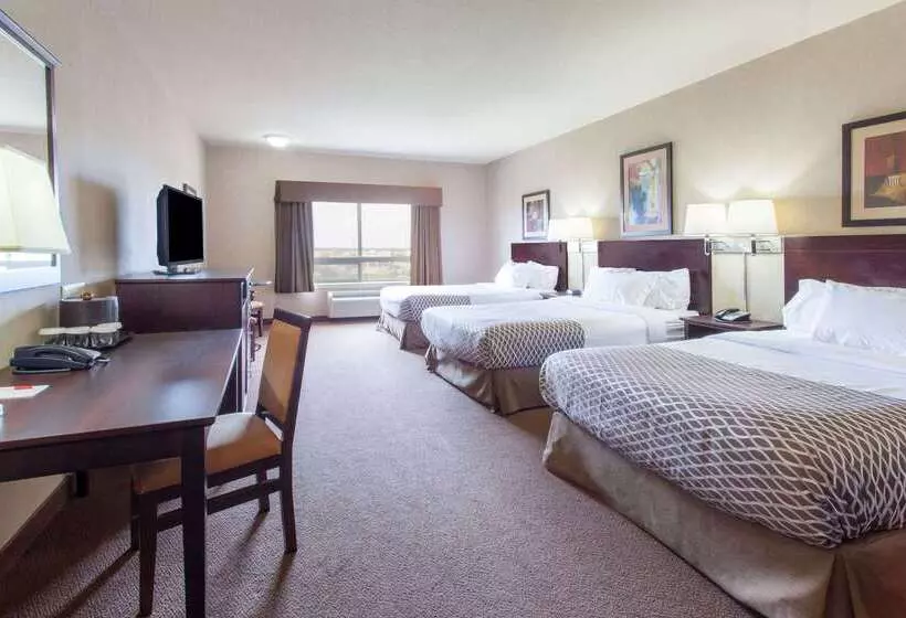 فندق Ramada By Wyndham Camrose