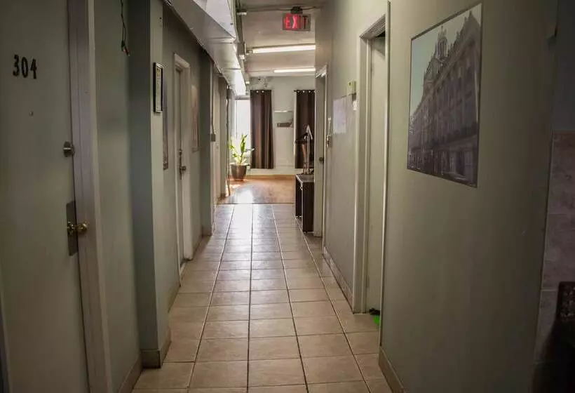 هتل St Lawrence Residences And Suites