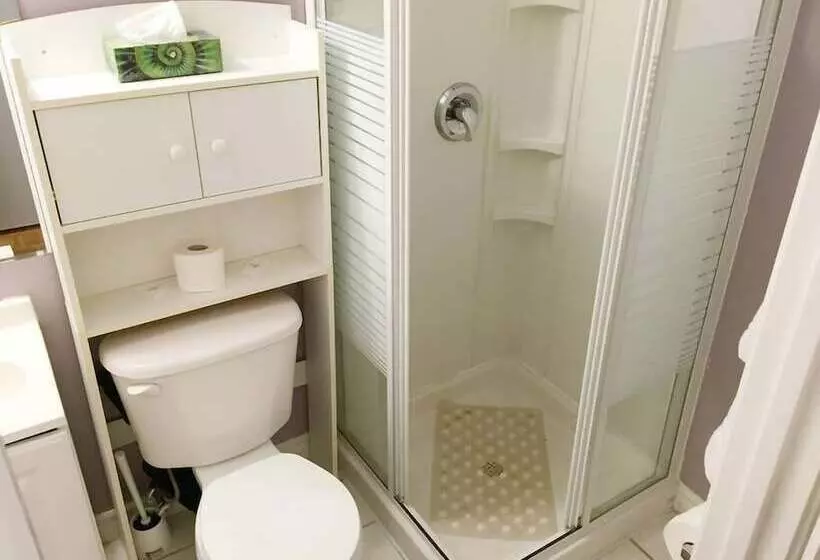 هتل St Lawrence Residences And Suites