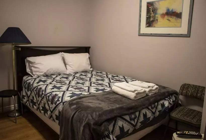 هتل St Lawrence Residences And Suites