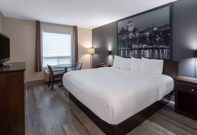 هتل Super 8 By Wyndham Quebec City