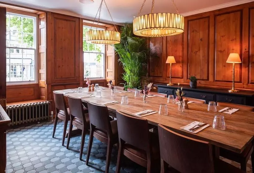 Отель The Georgian, Haslemere, Surrey