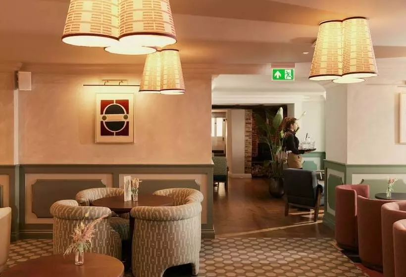 Отель The Georgian, Haslemere, Surrey