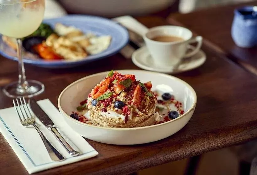 Отель The Georgian, Haslemere, Surrey