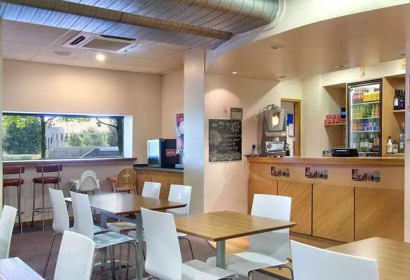 هتل Travelodge Birmingham Fort Dunlop