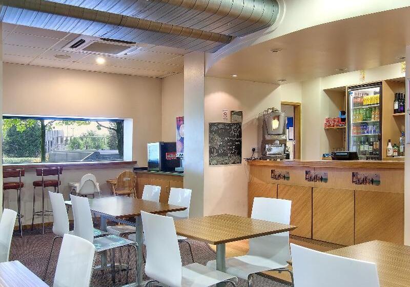 هتل Travelodge Birmingham Fort Dunlop