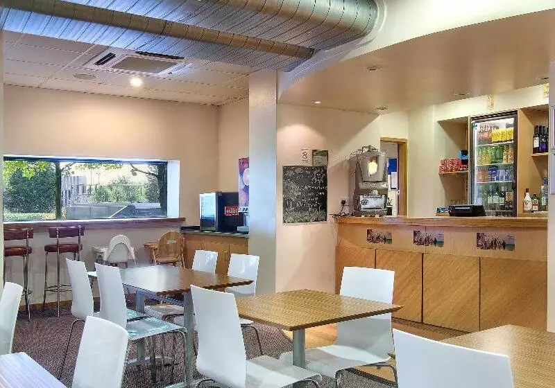 هتل Travelodge Birmingham Fort Dunlop