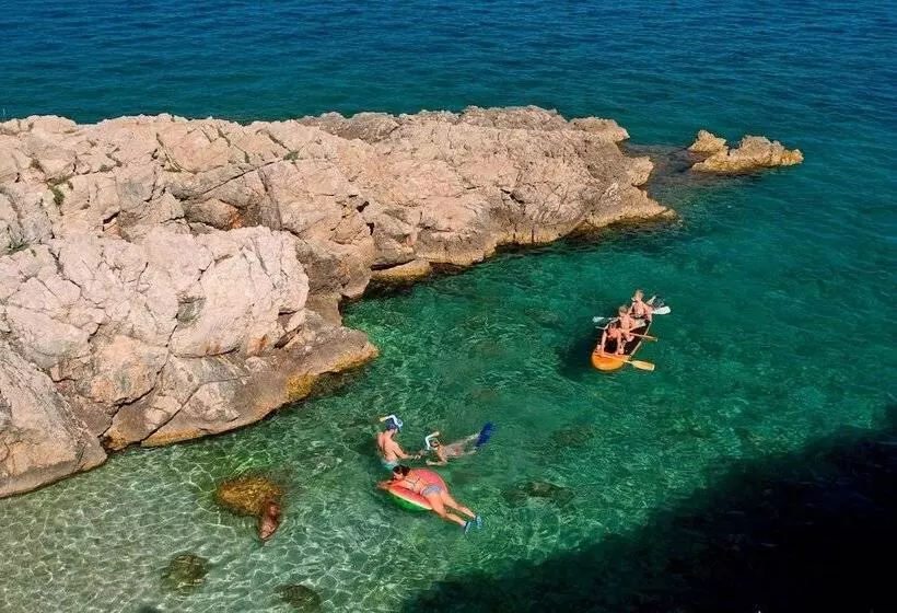 Отель Valamar Bellevue Resort