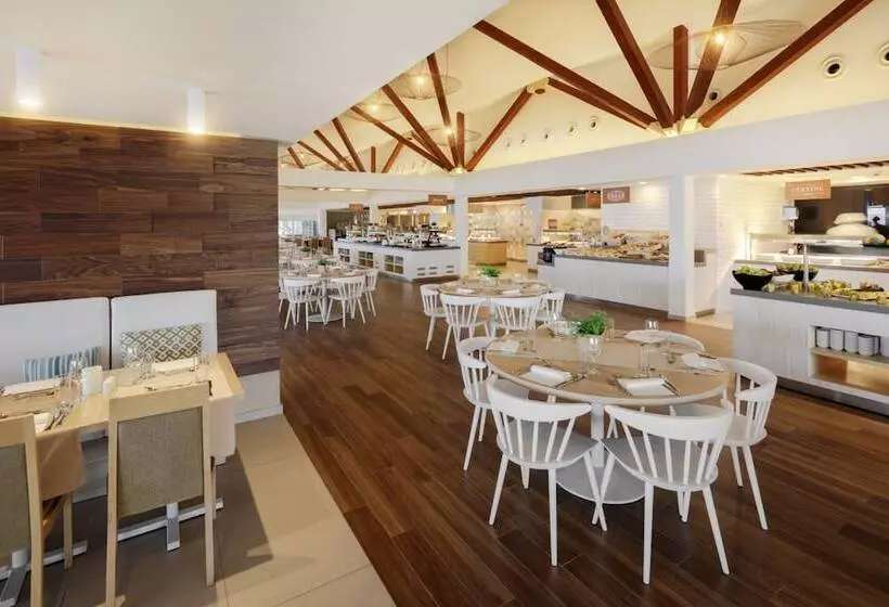 Отель Valamar Bellevue Resort