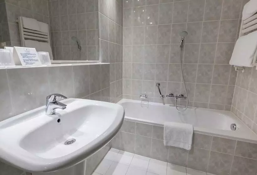 Van Der Valk Hotel Avifauna