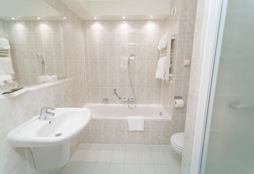 Van Der Valk Hotel Avifauna