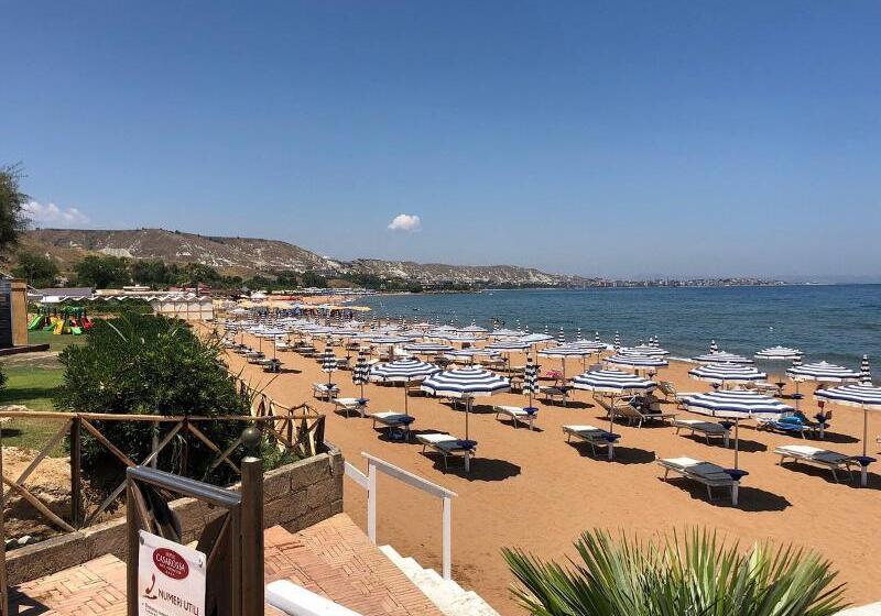 هتل Amareclub Club Casarossa