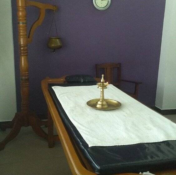 Отель Abad Atrium