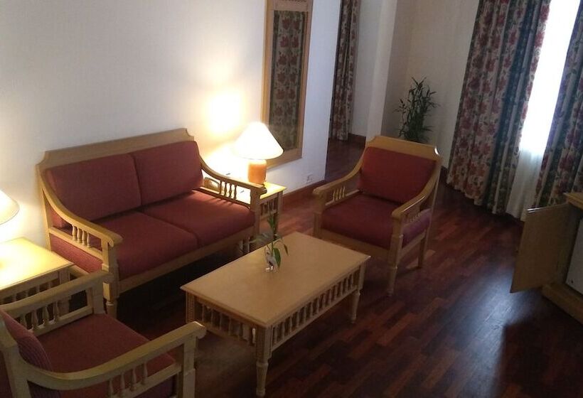 Отель Abad Atrium