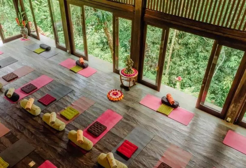 Отель Bagus Jati Health & Wellbeing Retreat