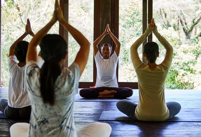 Отель Bagus Jati Health & Wellbeing Retreat