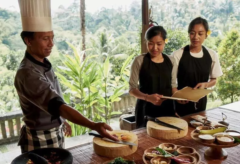 Отель Bagus Jati Health & Wellbeing Retreat