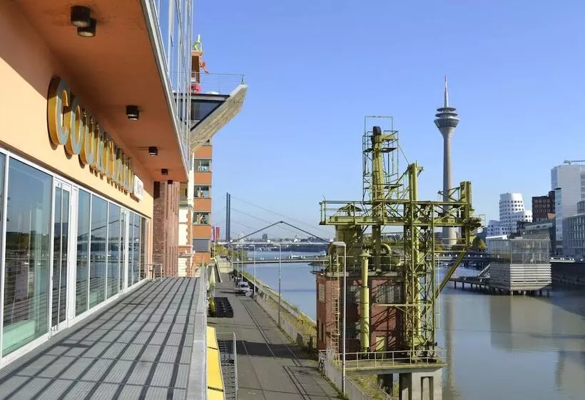 فندق Courtyard By Marriott Duesseldorf Hafen