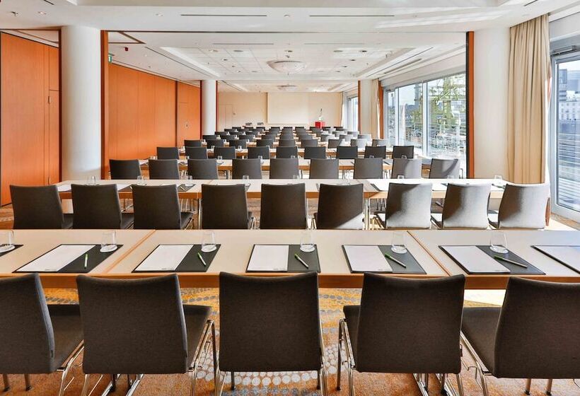 호텔 Courtyard By Marriott Duesseldorf Hafen