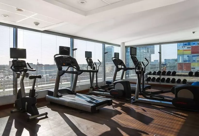 فندق Courtyard By Marriott Duesseldorf Hafen