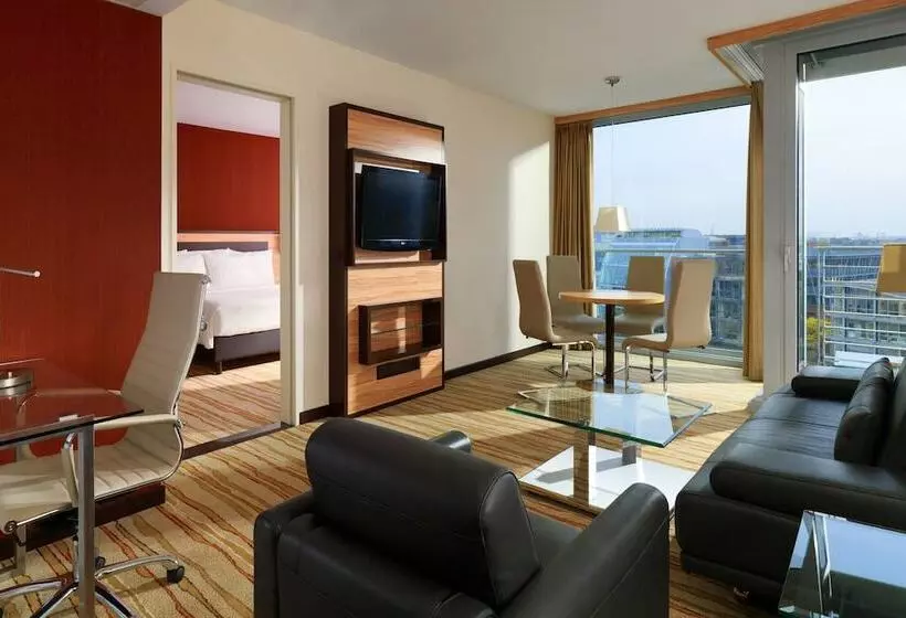 فندق Courtyard By Marriott Duesseldorf Hafen