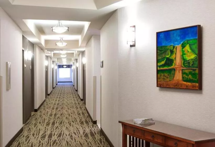 酒店 Gold Eagle Lodge