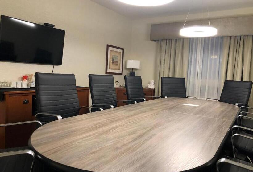 فندق Gold Eagle Lodge