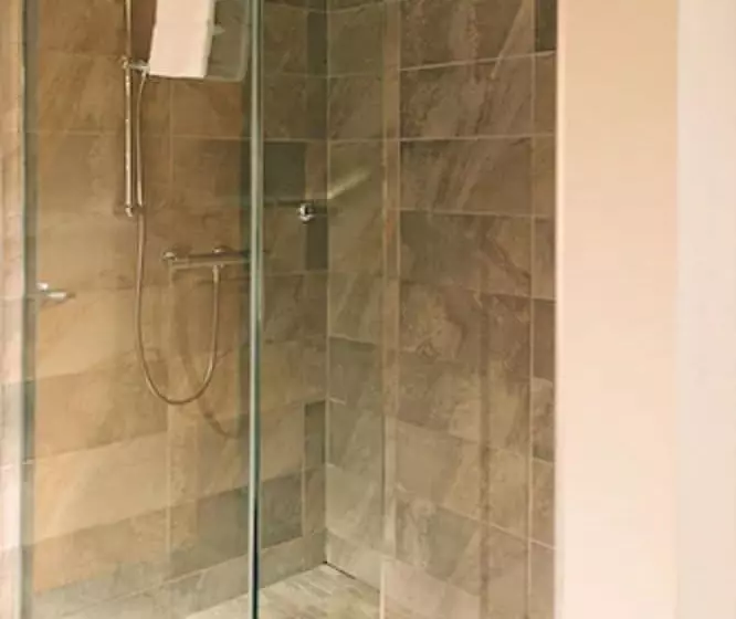 בית מלון כפרי Le Dauphin Montreal Centreville