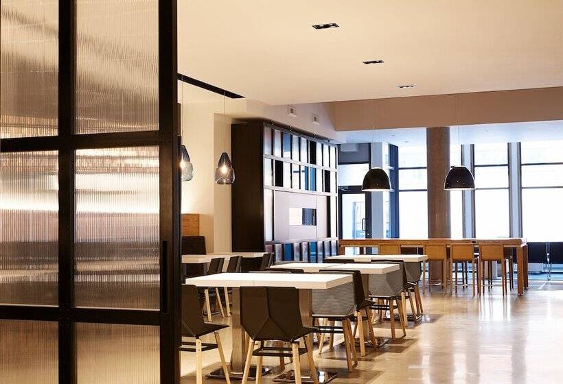 هتل Le Dauphin Montreal Centreville