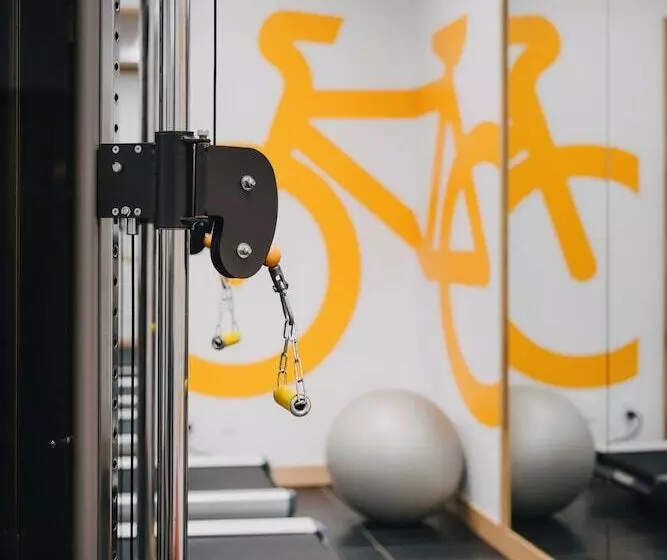 בית מלון כפרי Le Dauphin Montreal Centreville