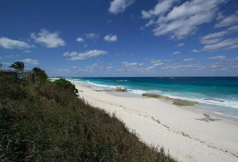 Hotelli Oceanfrontier Hideaway